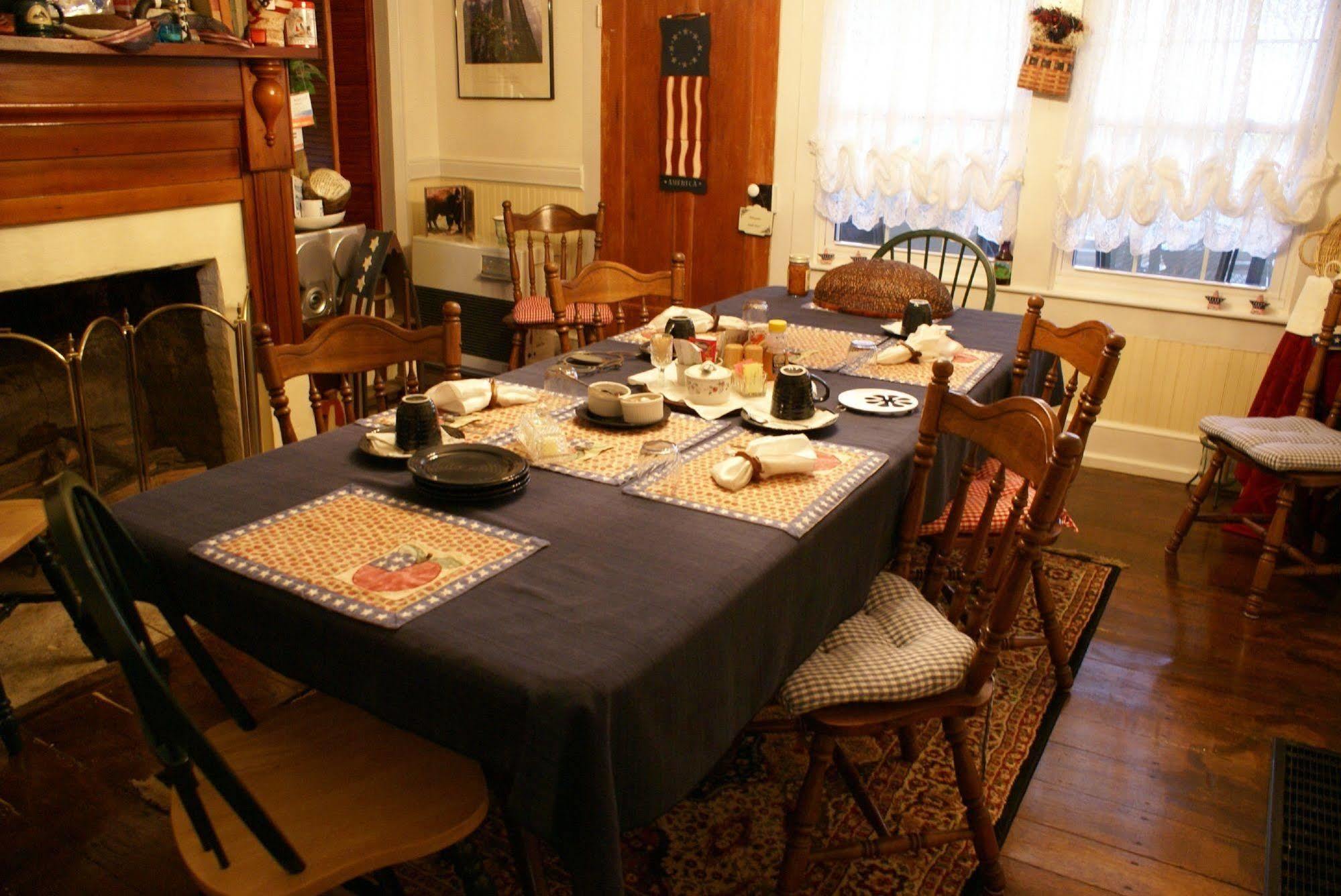 Buffalo Tavern Bed And Breakfast West Jefferson Kültér fotó